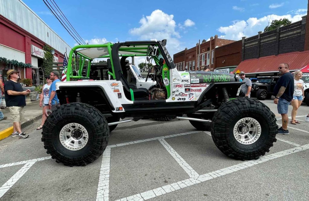 Cave City Cars and Coffee Jeep Invasion