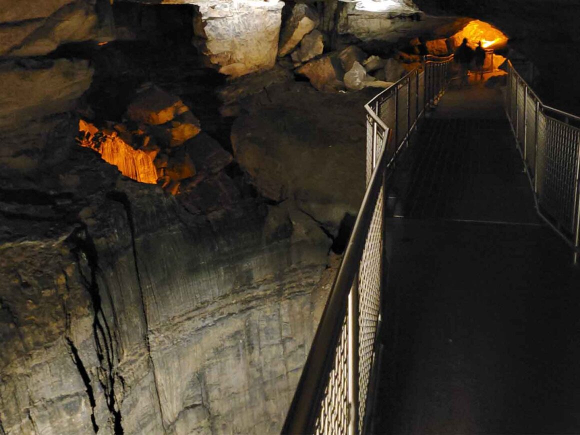 Exploring Mammoth Cave Bottomless Pit Ky Supply Co